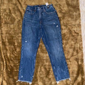 BOYFRIEND STYLE JEANS